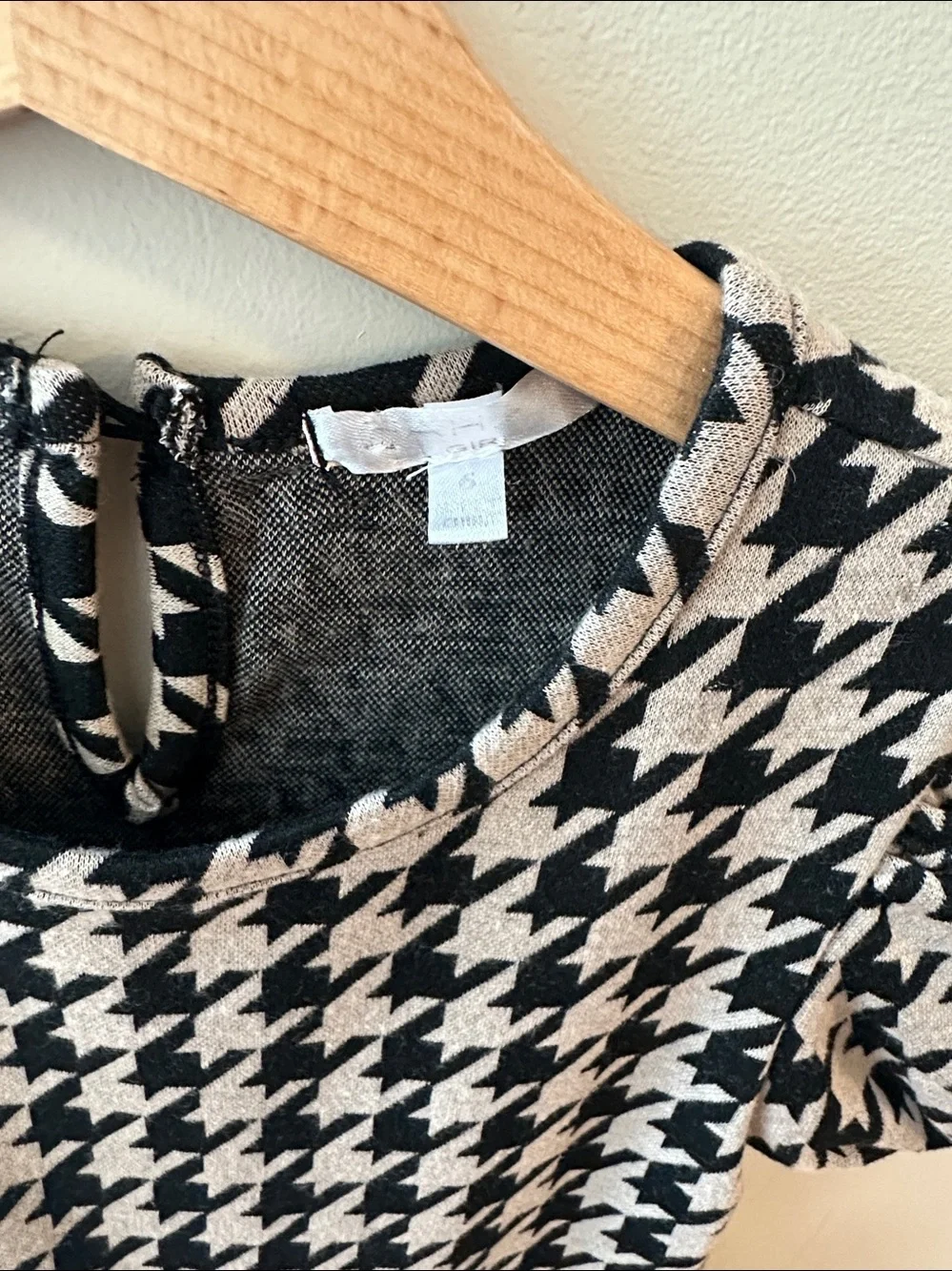 Tahari Girls Size 6 Black & Cream Houndstooth Puff-Sleeve Dress